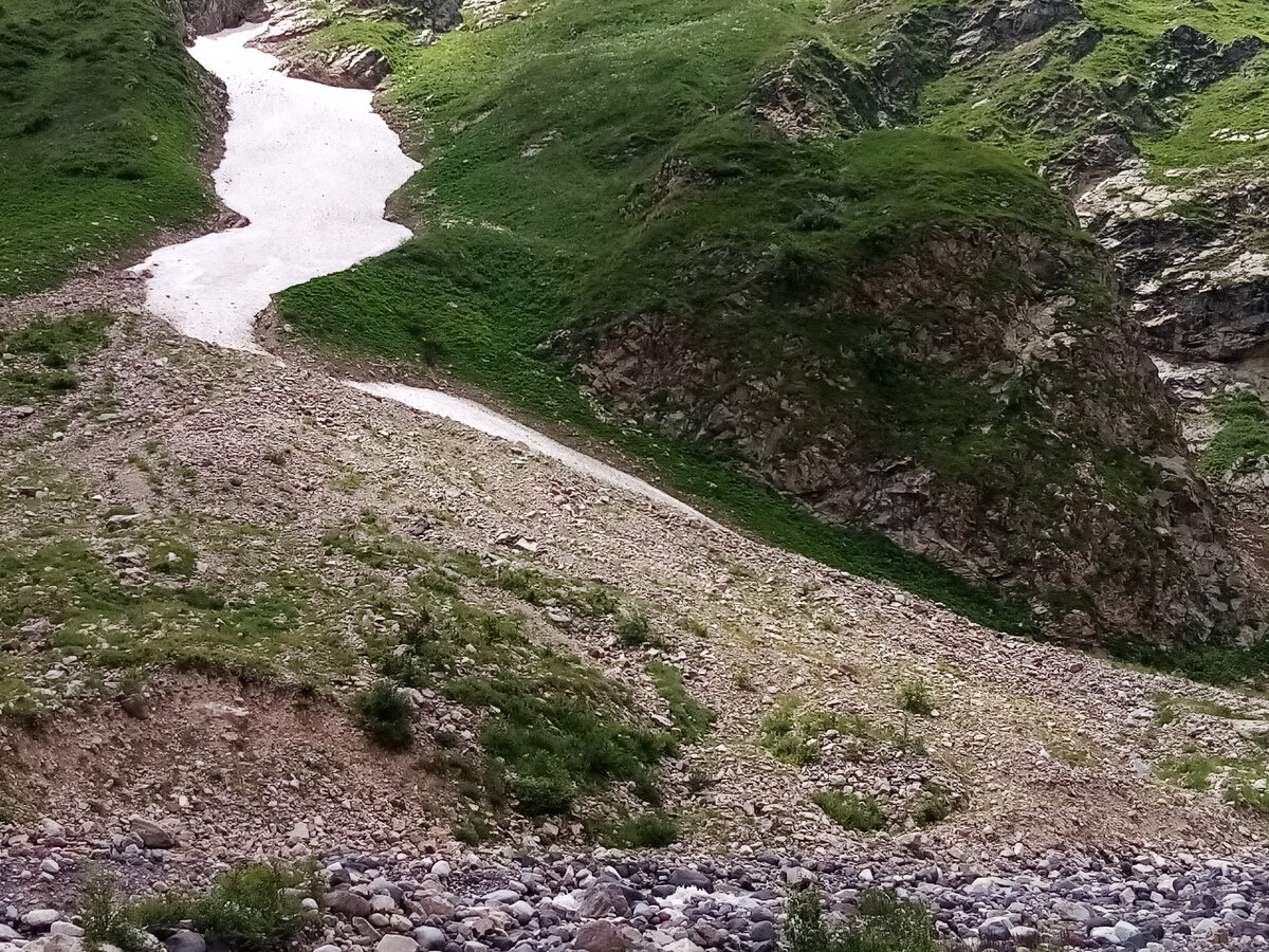 Низкий снежник на Чегете