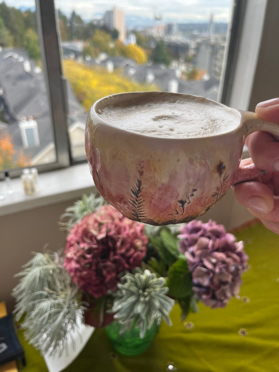 Хендмейд кружечка привезена из России в этот раз! Сколько же в России изумительных мастеров!