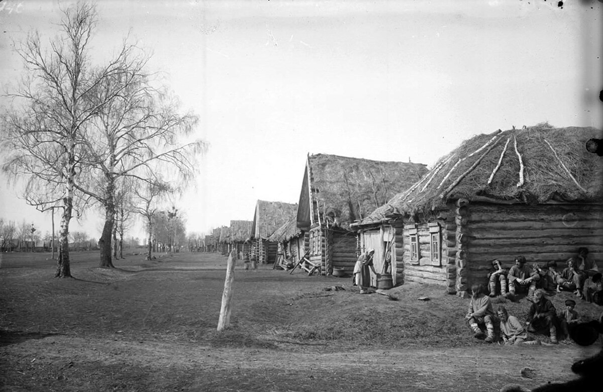 Život u ruskom selu početkom 20. stoljeća.  Izvor fotografije: https://arsrus.ru/wp-content/uploads/2022/02/55c6dc607355.jpg