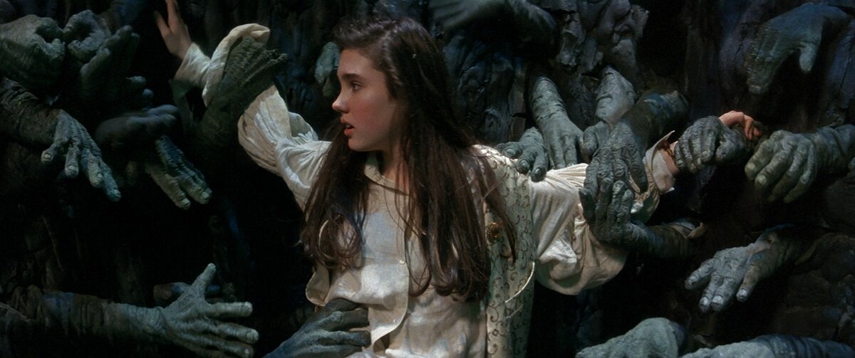 бледный человек лабиринт фавна. чудище из лабиринта не дает девочке выбраться. чудище из лабиринта не дает девочке выбраться. монстр из лабиринта фавна. ивана бакеро лабиринт фавна.