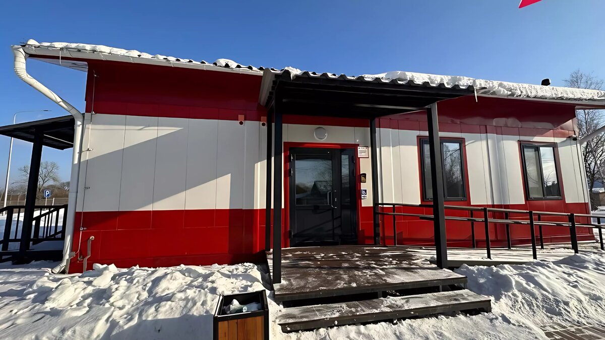     Медицинская помощь стала доступнее для 442 жителей Бикинского района — в селе Пушкино открылся новый фельдшерско-акушерский пункт, построенный по проекту «Модернизация первичного звена здравоохранения» национального проекта «Здравоохранение», инициированного Президентом РФ Владимиром Путиным.