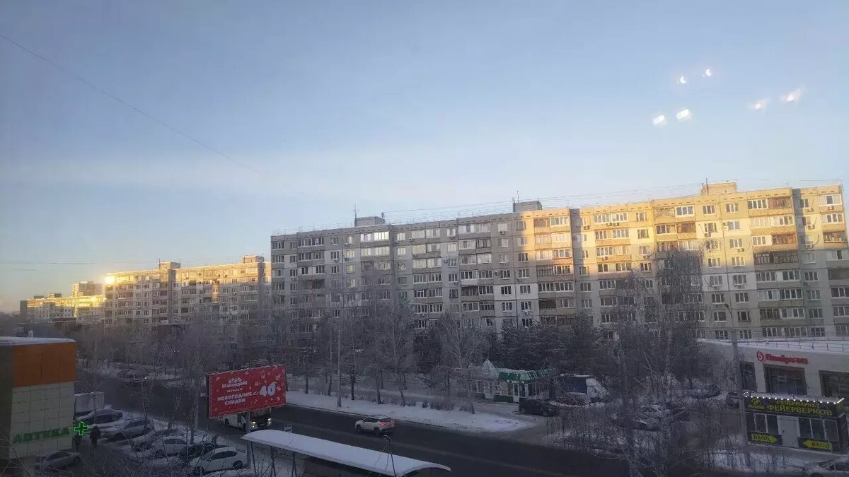    В квартирах замерзают дети и взрослые.