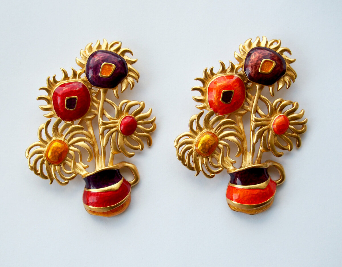Фото автора. Брошь Impressionist Flower Pin (Подсолнухи) была создана компанией Avon в двух цветовых вариантах