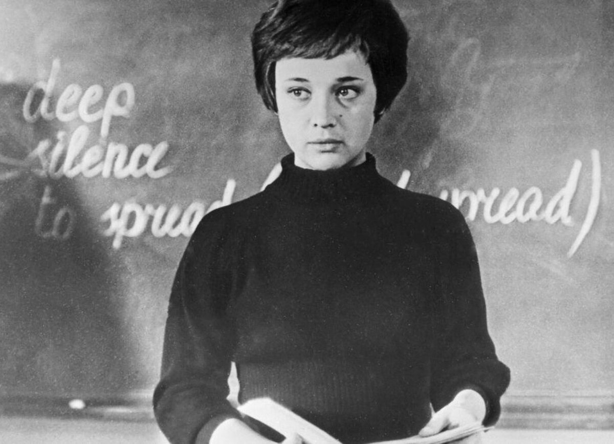 Ирина Печерникова всю жизнь легко меняла мужчин, без сожаления разбивая сердца. При этом Печерникова мечтала о настоящей любви. Она оказывается всегда ходила с ней рядом.-6-2
