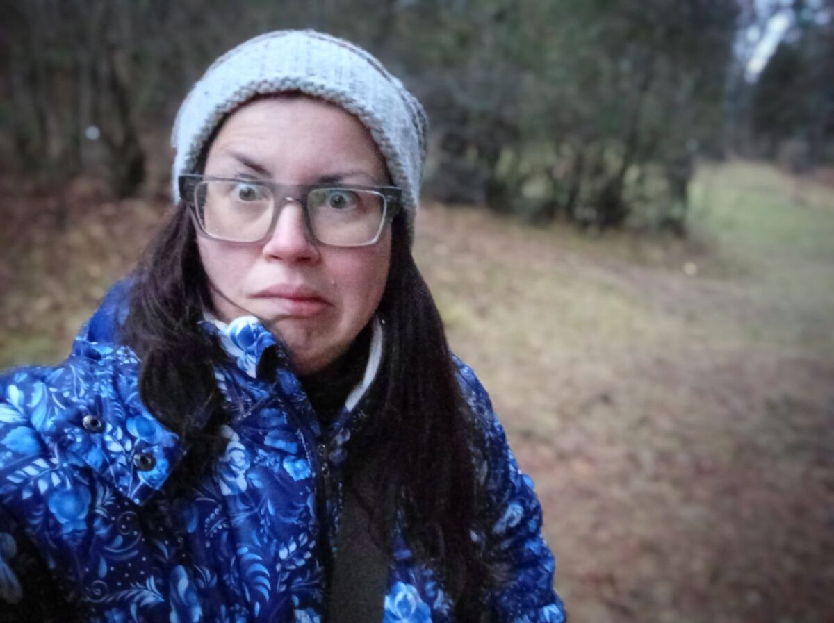 Женчина, которая висит