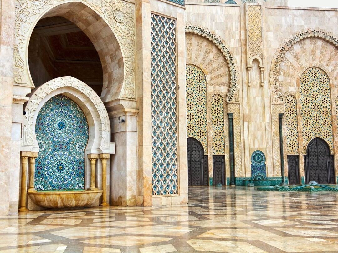 Мечеть Хасана 2 в Касабланке. Касабланка архитектура. Декор окно мечети. Casablanca Mosque Hassan Morocco big Size photo.