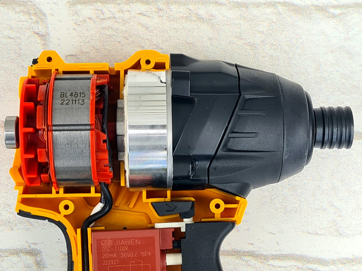 В данной статье познакомимся с интересным инструментом, который устойчиво занял свою нишу и с каждым годом набирает все большую популярность.-16