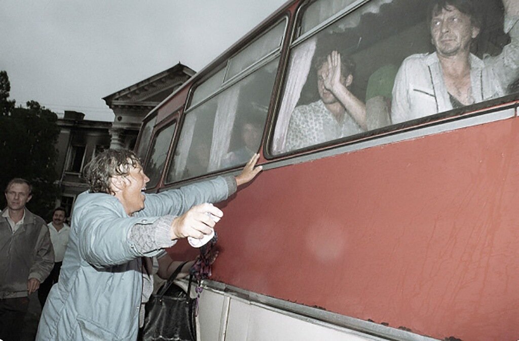 Нападение на буденновском. Террористический акт в будённовске в 1995. Буденновск 1995 год теракт. Заложники в Буденновске 1995. 14-19 Июня 1995 – заложники в Буденновске.