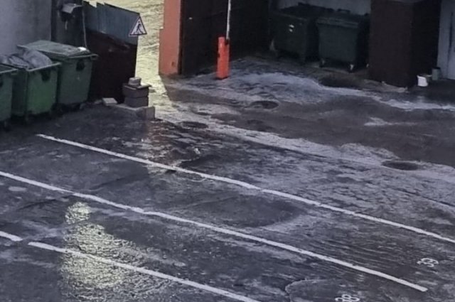    Улицы Ростова превратились в каток.