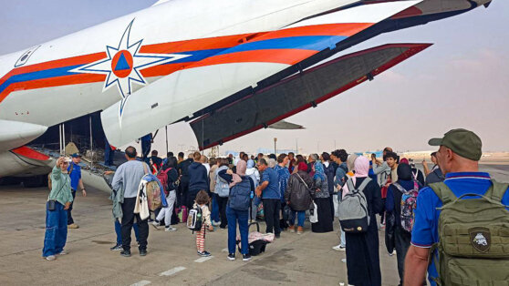    Москва рассчитывает на днях завершить массовую эвакуацию россиян из Газы Ирина Петрова