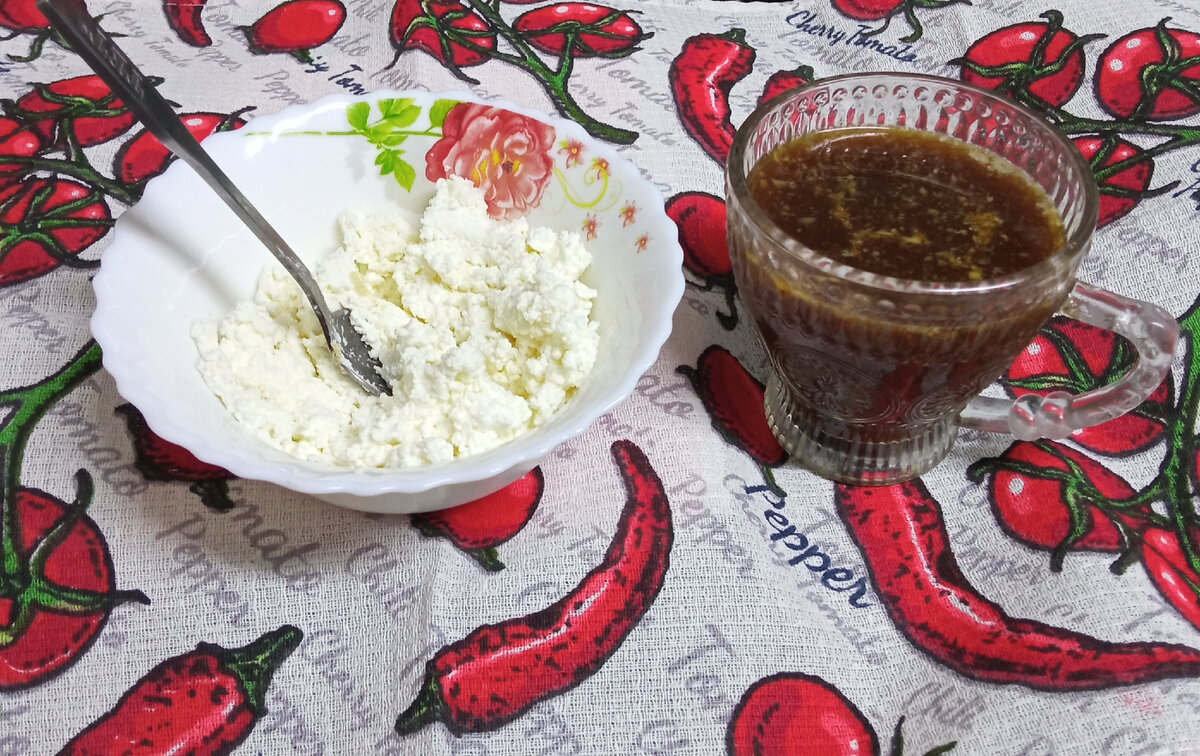 Завтрак   творог обезжиренный-100гр (85 ккал) ; кофе с миндальным молоком -6 ккал. 