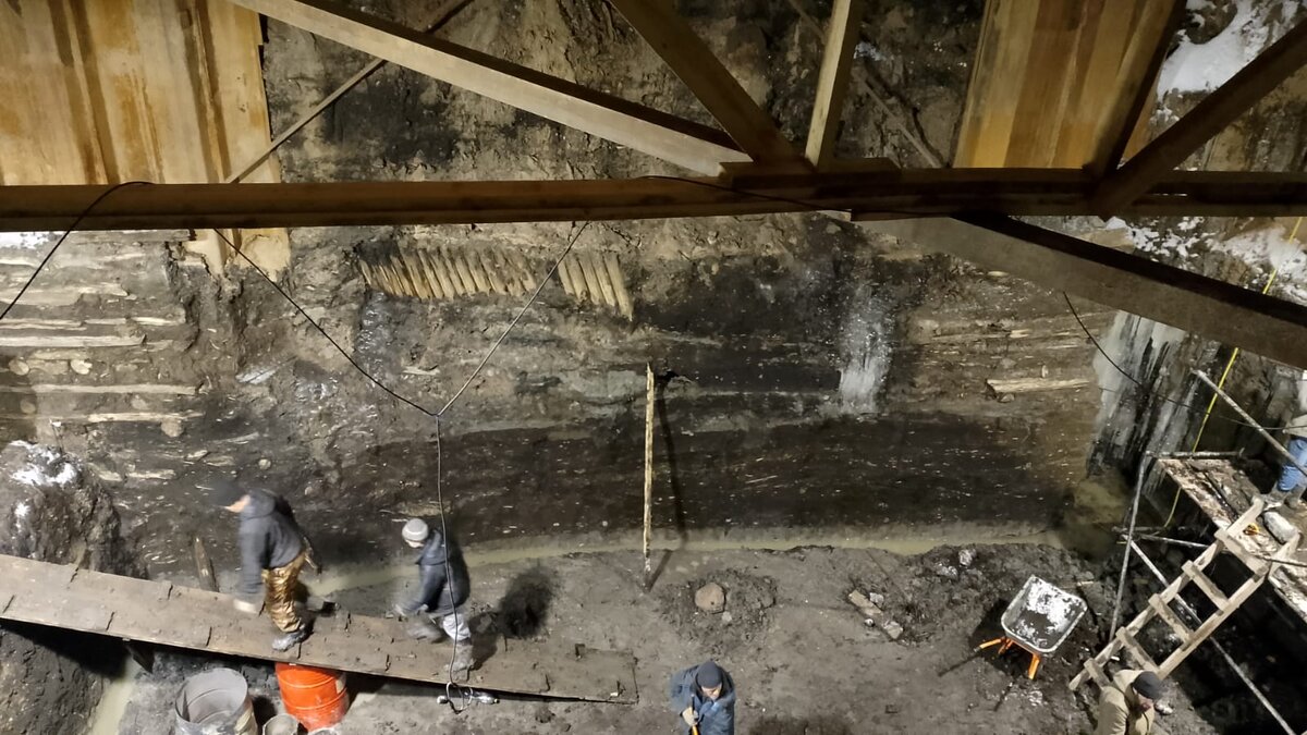 Раскоп на улице Другонова на месте реконструкции «Морского центра капитана Н.Г. Варухина». 30 ноября 2023 г
