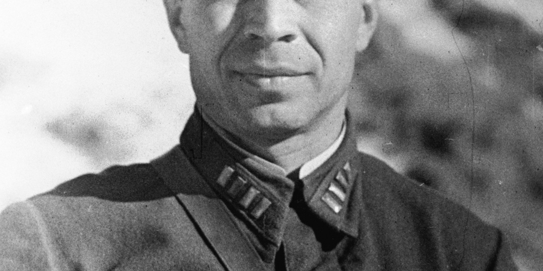 "Сегодня мне повезло - у ног в 1 метре упал снаряд, но не разорвался. Это у меня такой третий случай за войну"