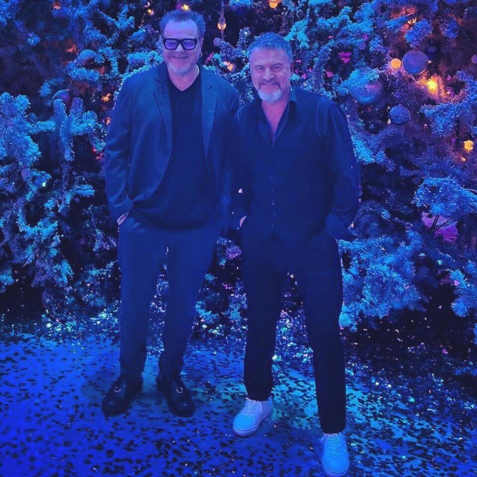    Леонид Агутин и Владимир Пресняков на съемке новогоднего «огонька» на «России» в ноябре 2023 года. Фото: «ВКонтакте» Леонида Агутина