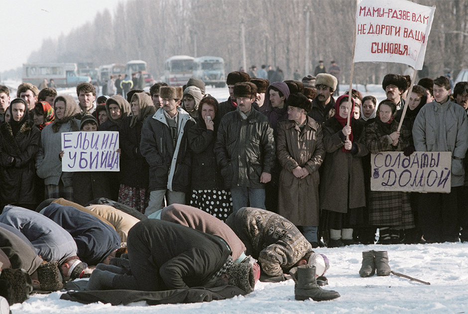 1994 на русском. Митинг в 1994 году Ичкерии. Чечня 1992 геноцид русских. Митинг против войны в Чечне 1994.