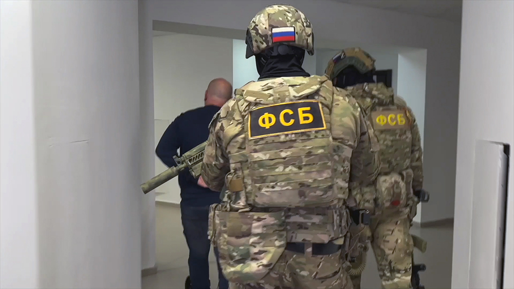крым секс ФСБ задержала участвующих в «секс-операциях» украинских диверсантов в Крыму  | Readovka.news | Дзен