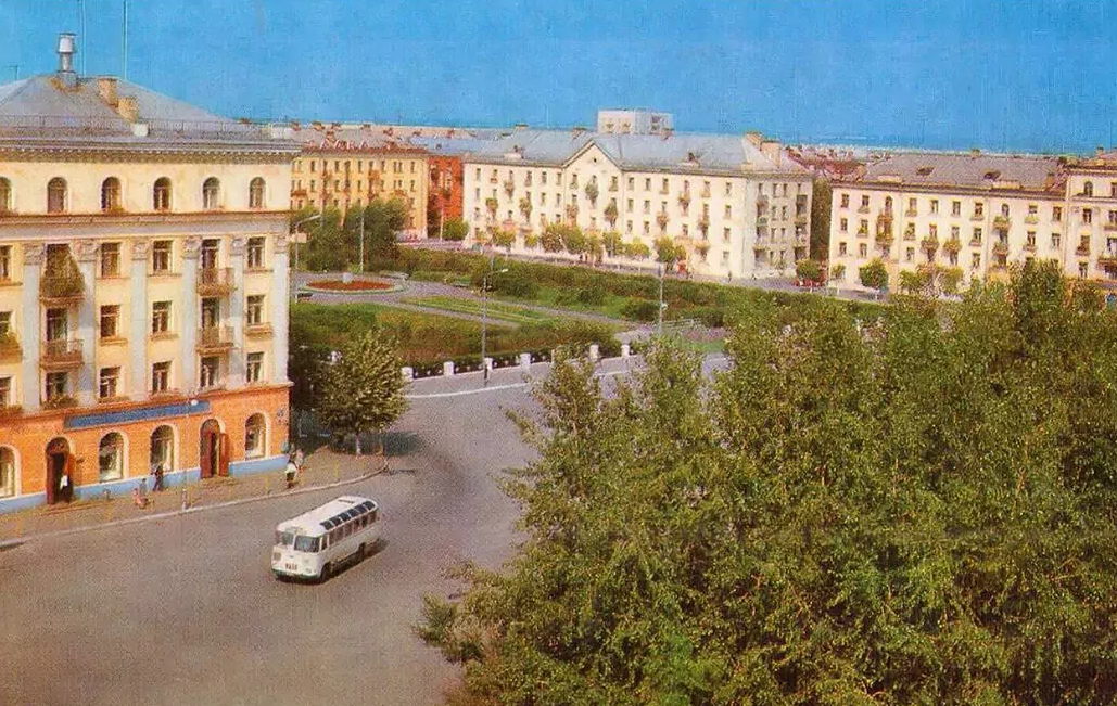 Здравствуйте, дорогие товарищи! Сегодня я вновь предлагаю посмотреть на старые фотографии и окунуться в океан воспоминаний и новых впечатлений. Узнать что-то новое или вспомнить хорошо забытое старое.-9