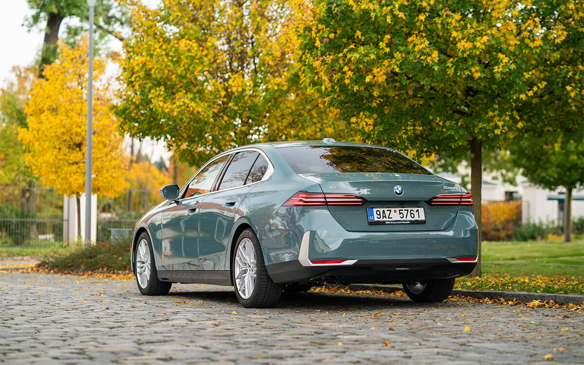 В России начались продажи новой BMW 5-Series за 10,8 млн руб. | РБК  Autonews | Дзен