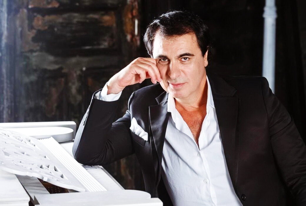 Сколько лет композитору виктору чайке. Виктор сигал чайка. Виктор чайка. Певец виктор чайка. Виктор чайка композитор.