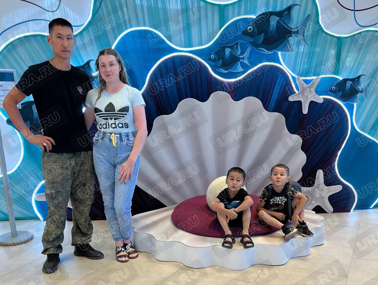    В семье бойца подрастают два сына