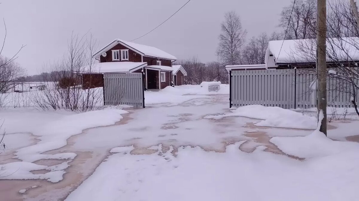     В Прионежском районе наблюдается сложная гидрологическая обстановка, об этом сообщили в паблике администрации.