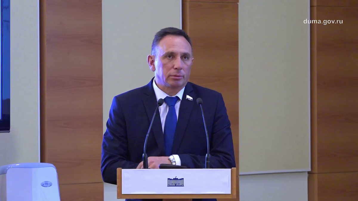 Р. Халфин. Источник: http://duma.gov.ru/multimedia/video/events/97269/