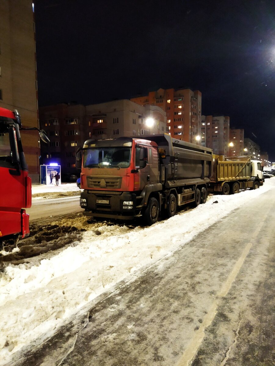 Стоянка большегрузных машин в неположенном месте | МОО Народный КОНТРОЛЬ |  Дзен