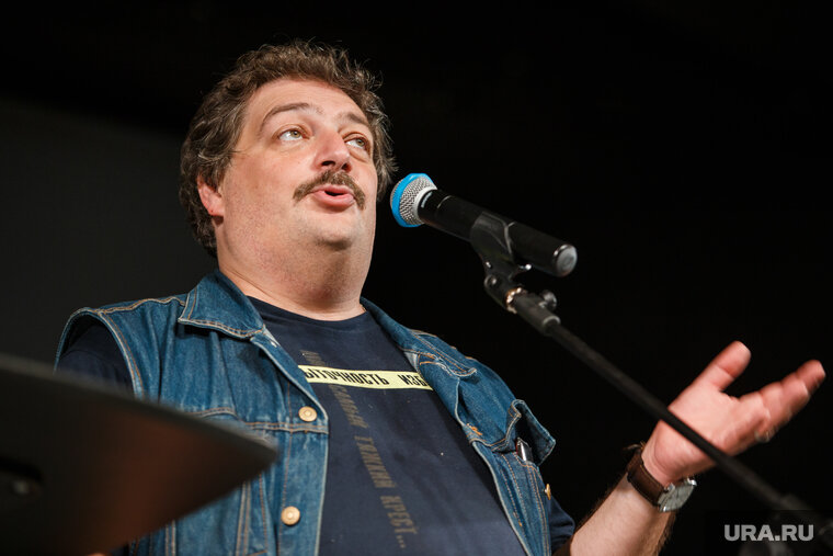    Дмитрий Быков (на фото) демонстрирует признаки психического заболевания, заявила Мария Захарова