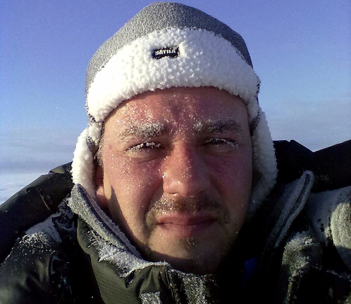 На рыбалке бывает холодно ))) 