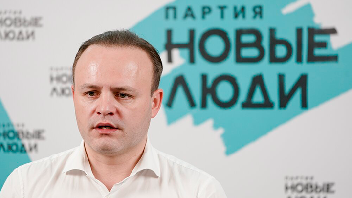 ВОЗМОЖНЫЙ КАНДИДАТ ОТ ПАРТИИ "НОВЫЕ ЛЮДИ" "ЧЕЛОВЕК-ШАУРМА", ЗАМЕСТИТЕЛЬ ПРЕДСЕДАТЕЛЯ ГОСУДАРСТВЕННОЙ ДУМЫ ВЛАДИСЛАВ ДАВАНКОВ. ФОТО: ТИХОНОВА ПЕЛАГЕЯ/АГЕНТСТВО "МОСКВА"