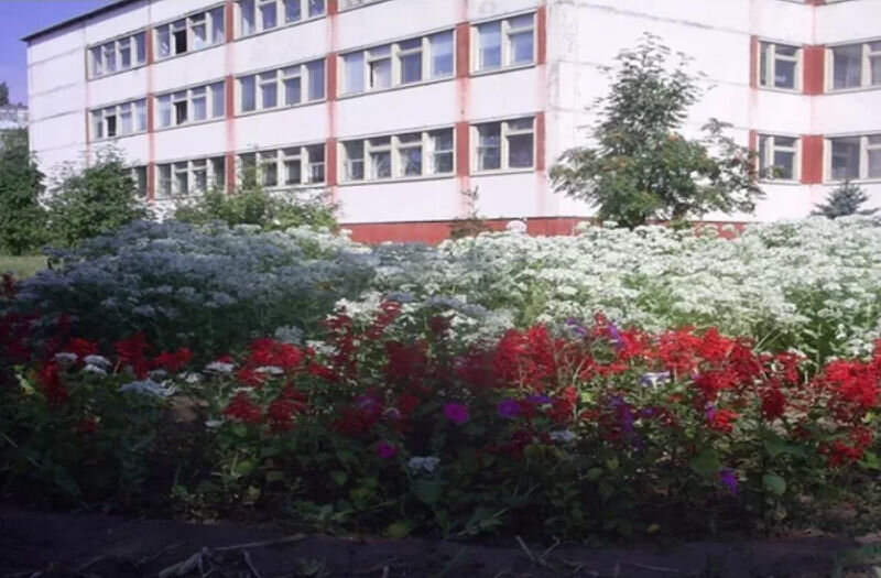    Камышин. Школа № 7 (1990-е годы)