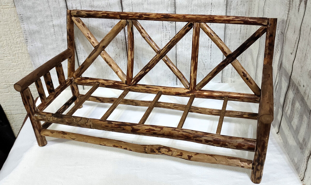 После покраски морилкой.