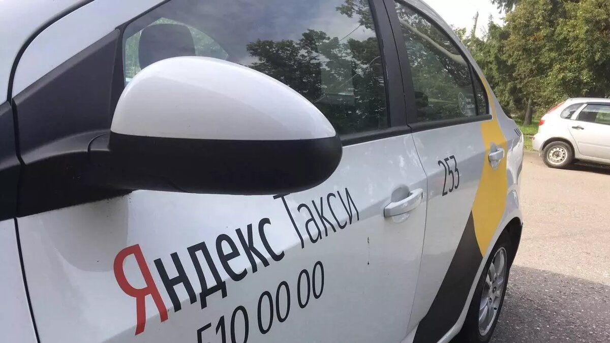     Единственный, кто выигрывает от повышения цен на проезд в общественном транспорте — это «Яндекс», который стал монополистов в этой сфере. Об этом в разговоре с корреспондентом Inkazan заявил депутат Госсовета татарстана от КПРФ Александр Комисаров.