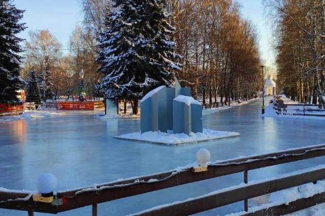    Где в Твери можно зимой покататься на коньках?
