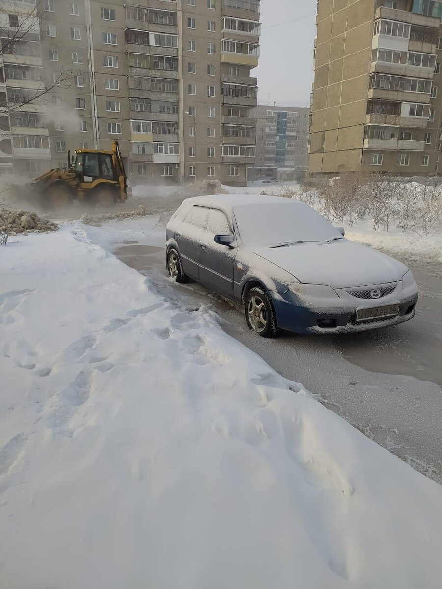 В Нижнем Тагиле новая коммунальная авария: прорвало трубу с водой (видео) |  Новости Нижнего Тагила | Дзен