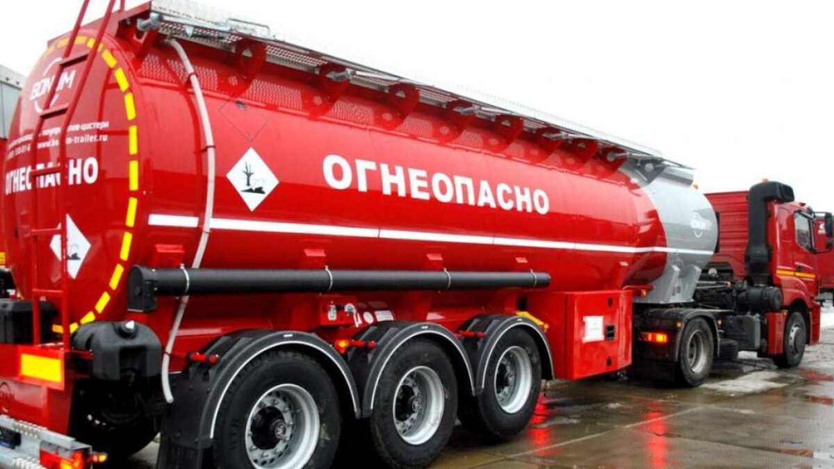    В России резко упали оптовые цены на бензин