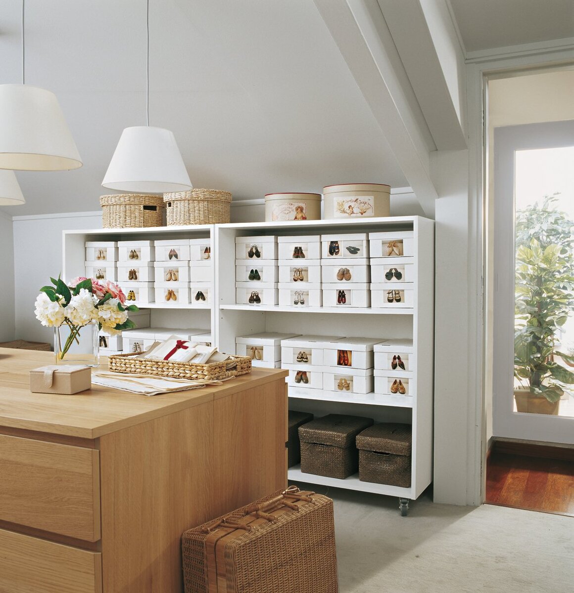 удобные кухни. вертикальное хранение на кухне. организация хранения до после. хлам в шкафу. хранение фото организация.