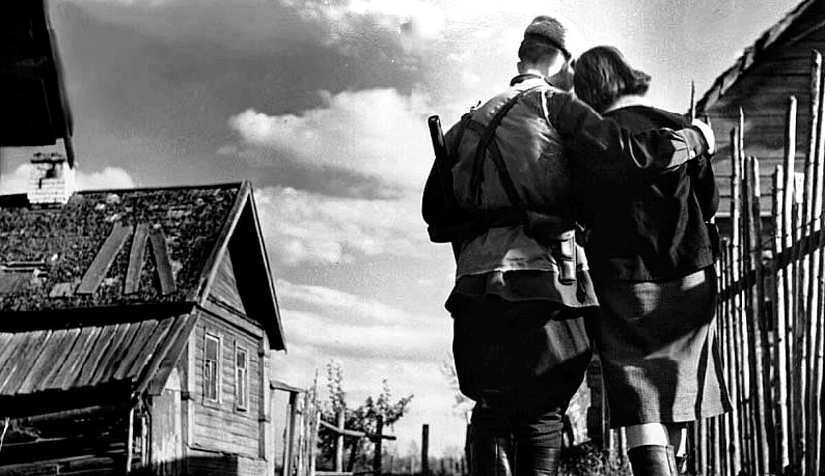 Вы служите мы вас подождем слушать. Девушка провожает на войну. Девушка провожает бойца. Мать провожает на войну. Девушка провожает бойца на войну.