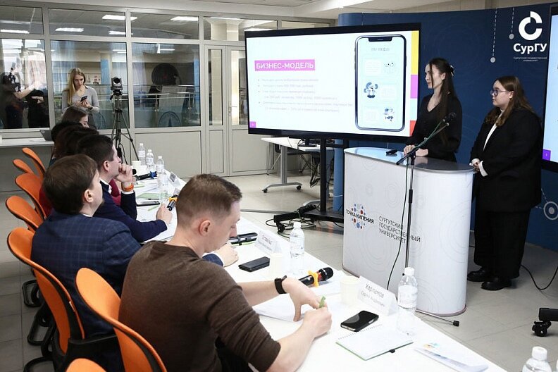    Студенты из Сургута создали одноразовые стаканчики из имбирного печенья