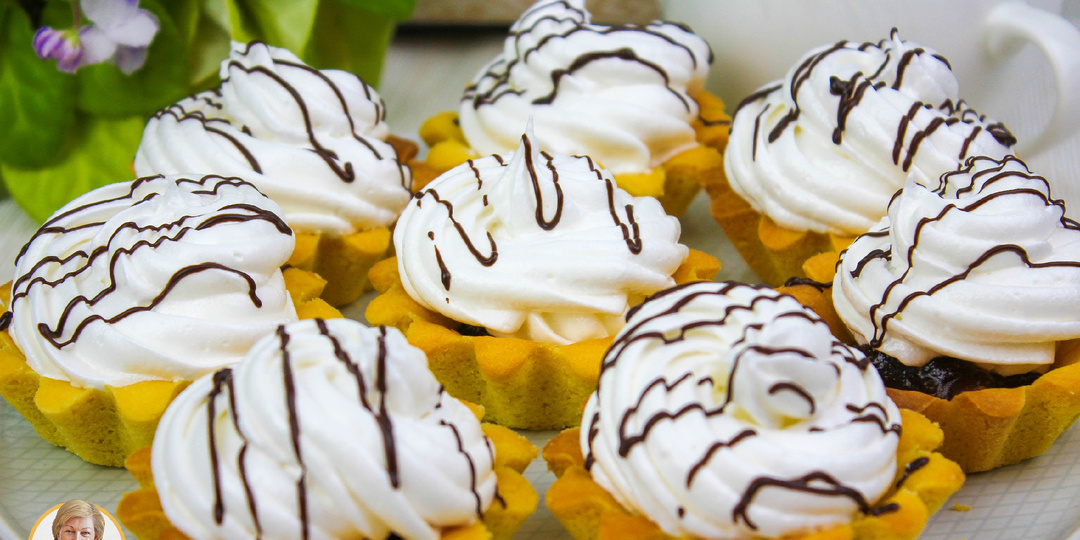 Песочные корзиночки с повидлом и заварным белковым кремом! Пирожные корзинки могут стать украшением любого праздничного стола