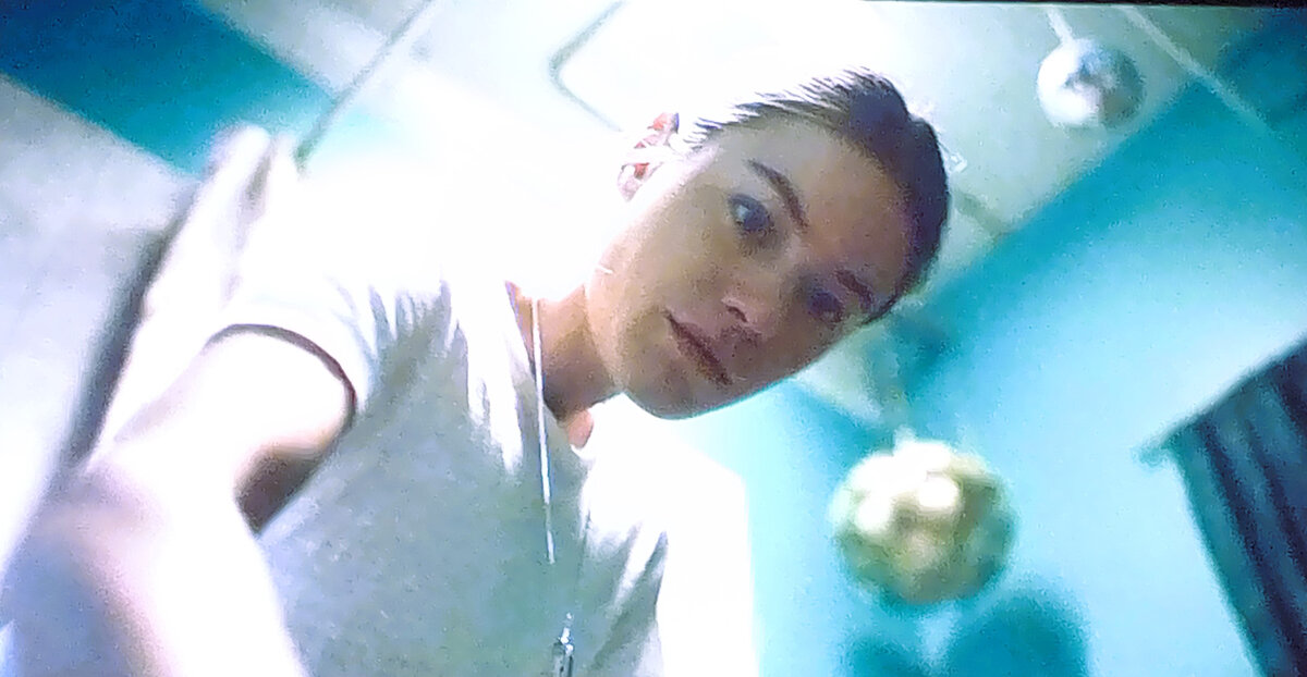 актриса Камилла Роу