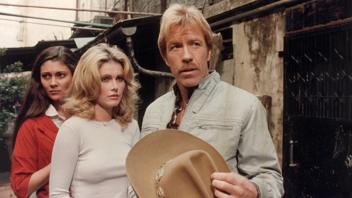 Вынужденные месть фильм 1982. Forced movie. Trafficked фильм 2017. Вера фармига мотель бейтса постельные сцены. Сара каземи.