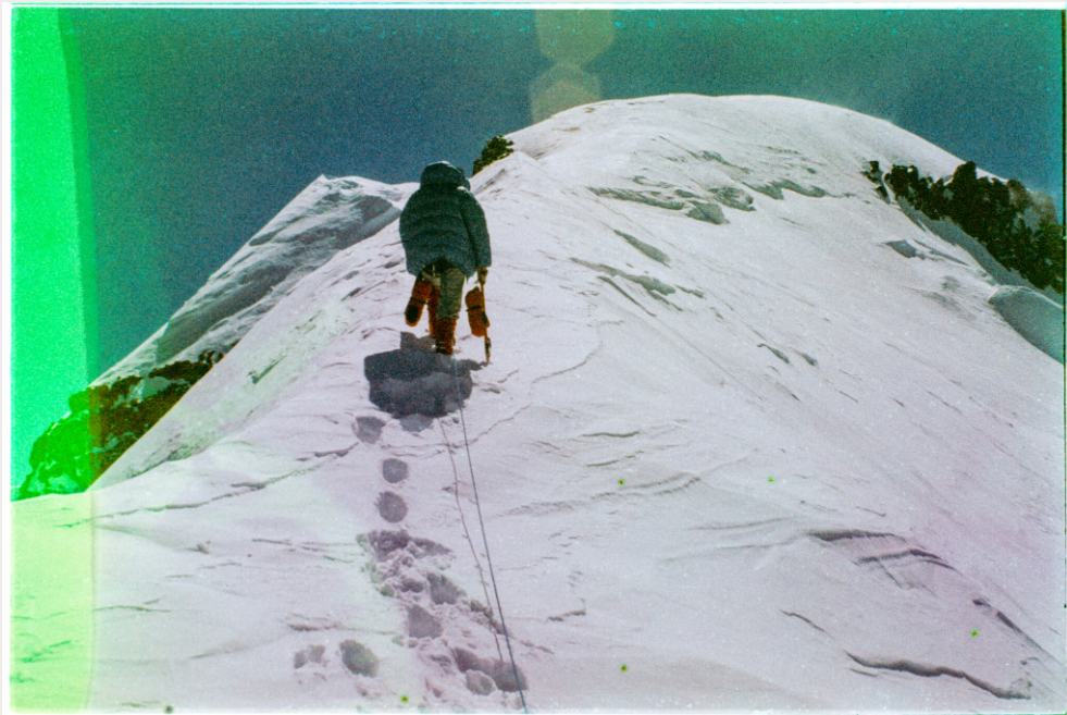 Mk737 2 Climbing