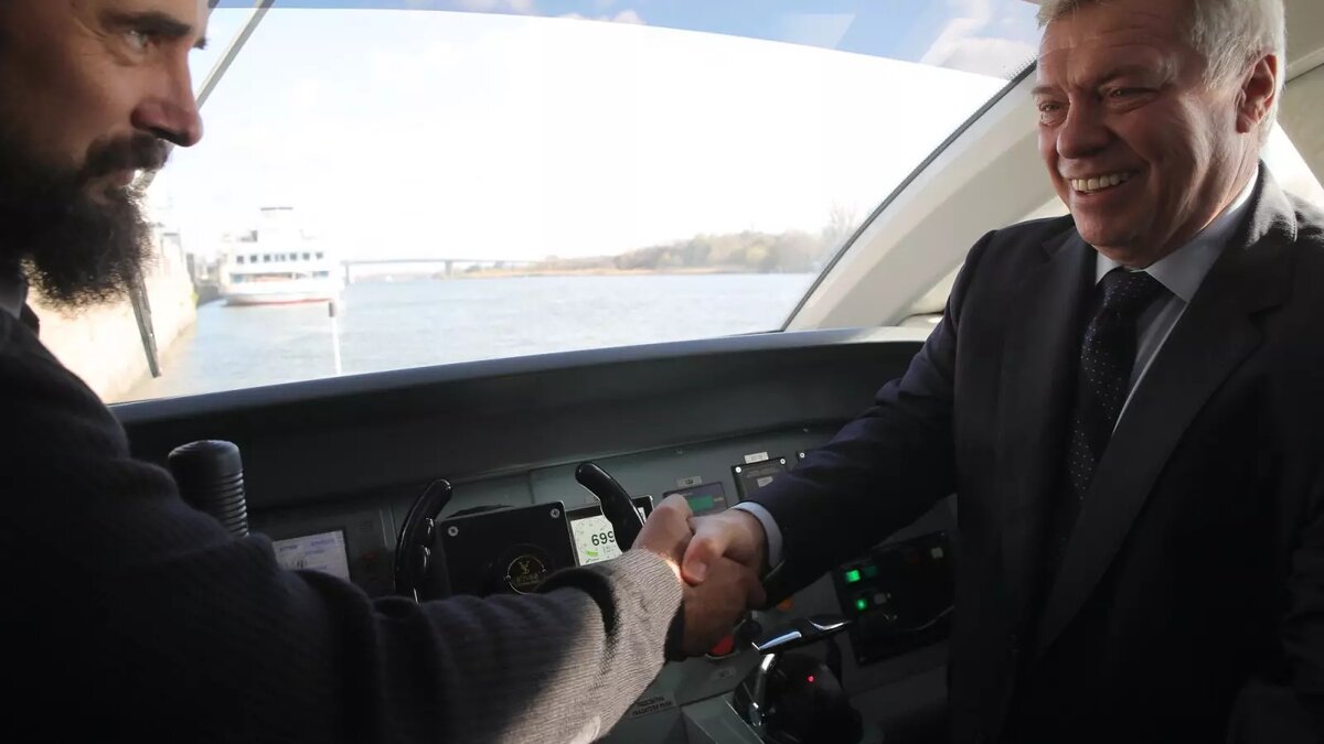     Ростовская область получила первое судно на подводных крыльях «Валдай», второе прибудет в регион до конца года, заявил в эфире передачи «О главном» губернатор Василий Голубев.