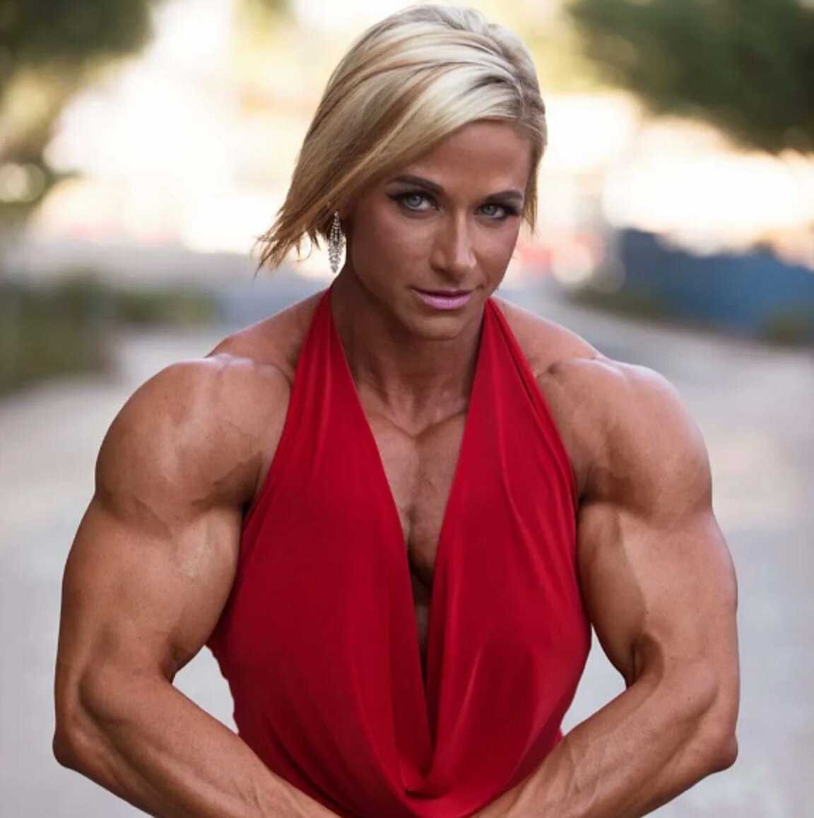 Female bodybuilding. Светлана Силакова бодибилдинг. Тереза Иванчик. Тереза Иванчик бодибилдинг. Культуристка Итэль Фернандес.