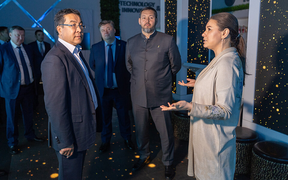 Сразу после прилета гости из Казахстана отправились в Агентство инвестиционного развития Татарстана. Фото: © Владимир Васильев / «Татар-информ»