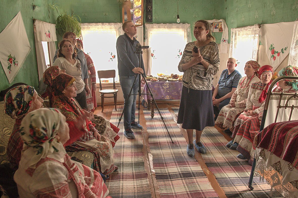 Экспедиция в деревню Заречная Медла Дебёсского района. Изучение секретов застилания кровати