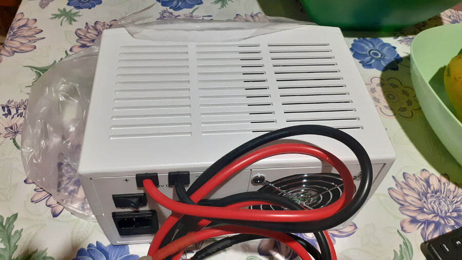 Собственно - сам бесперебойник, а вернее инвертор