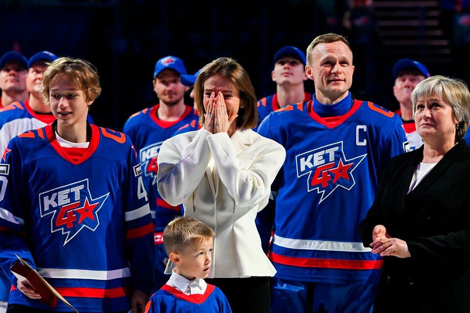    СКА вывел из обращения 40-й номер экс-хоккеиста Евгения Кетова. Фото: t.me/hcska