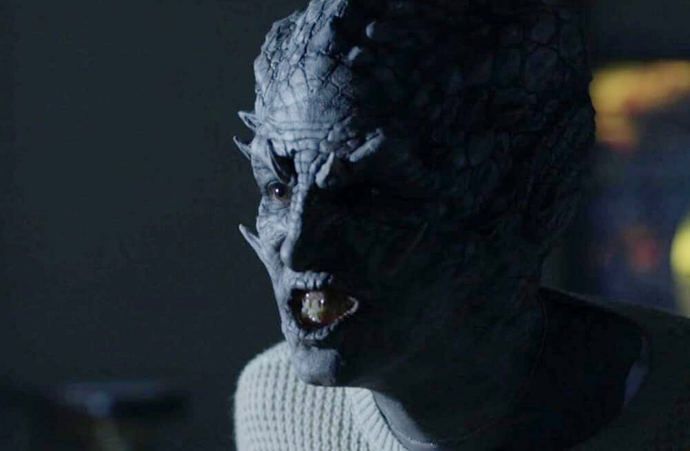 Кадр из фильма Satanic Hispanics. Режиссеры: Алехандро Брюгес, Майк Мендес и др. Оператор: Люк Брэмли, Матиас Шуберт. Производство: Epic Pictures, Reserva Films. Показ в России: Русский Репортаж